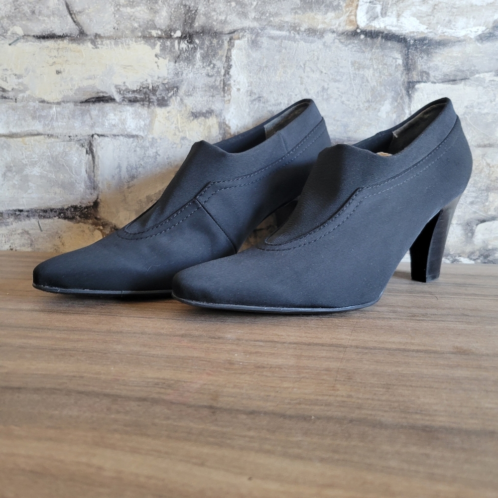 Bandolino black heels 2/$30